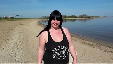 Image PRIVATE BBW OUTDOOR-SCHLAMPE LUTSCHT FREMDE SCHW&Auml_NZE