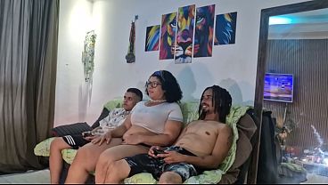 Image Dois homens fodendo o cuzinho da Sofie Lollipop COMPLETO XVIDEOS RED SHEER