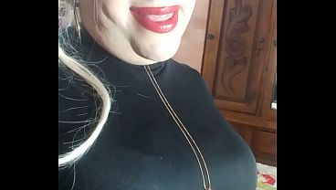 Image Travesti de negro, mostrando gran verga y masturbandose