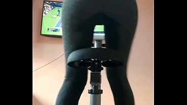 Image Peeing my bycicle