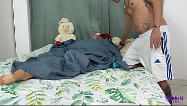 Image Hermanastra se sorprende con un polvo a medianoche en silencio