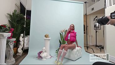 Image BTS - Addison Playful And Sensual Photoshoot!