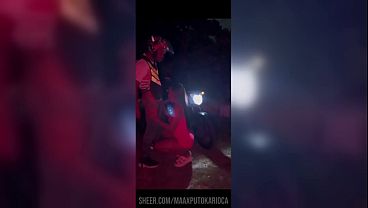 Image Passageira acabou pagando a corrida o ao motoboy, mas de outra forma levando pica e muito leite no rabo e na buceta e no p&ecirc_lo.