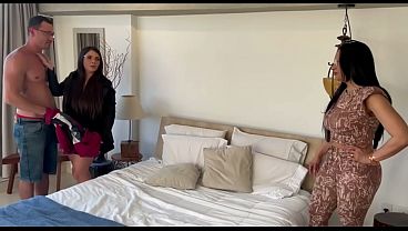 Image Fudeu a esposa e a sogra. Sogra deliciosa, nao resistiu ao pau e fudeu sem d&oacute_ na cama do corno manso.