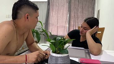 Image Mi gorda hermanastra me dejo ver su gordo co&ntilde_o por primera vez, para terminar follando su gordo co&ntilde_o - SEXO REAL CASERO