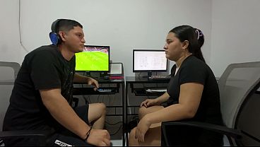 Image cachondo hermanastro le ayuda con sus tareas a su gorda hermanastra de gordo co&ntilde_o a cambio de una rica follada en su oficina