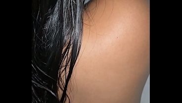 Image sexo casual La penetr&oacute_ de perrito mientras mira su novela
