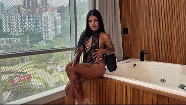 Image Le lleno el co&ntilde_ito de leche a peque&ntilde_a latina