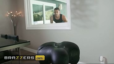 Image BRAZZERS - Sexy Babe With Big Tits Payton Preslee Sneaks In A Cheating Ride With Her Horny Neighbor