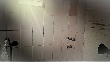 Image Pene de Dieciocho Centimetros Haciendo el Helicoptero - Musculoso - Masturbacion en la Ducha - enjabonado - Movimientos Sensuales de Pelvis