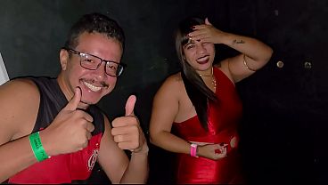 Image Safada na festa de swing do Caricias fodeu com dotado e chupou rola no gloryhole pro Jr Doidera gravar