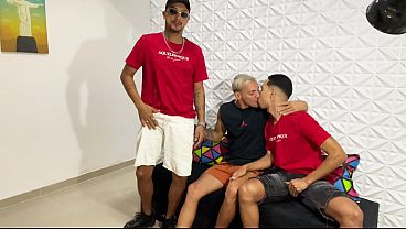 Image IRM&Atilde_O DA MINHA AMIGA QUIS FODER COM A GENTE ENQUANTO ELA ESTAVA NO MERCADO - COMPLETO NO RED - CASALL SAGAZ