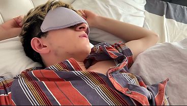 Image The guy woke up his friend with a big dick with a blowjob, fucked a twink and came