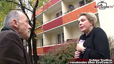 Image Deutsche gro&szlig_e Hausfrau auf der Stra&szlig_e vom Opa angesprochen und gefickt