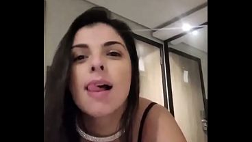 Image Perdeu o celular e teve o video exposto. Professorinha casada, perdeu o celular e teve o video com o amante exposto.