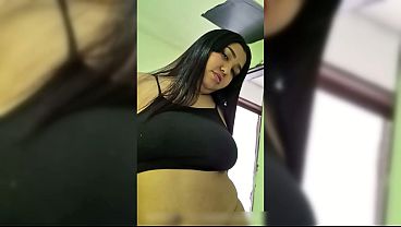 Image &iexcl_Eyaculaci&oacute_n dentro! Hermosa mujer colombiana es follada salvajemente en un d&iacute_a lluvioso.