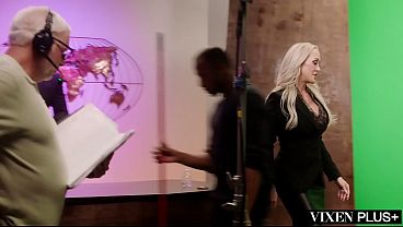 Image VIXENPLUS American MILF Episode 3 - A Behind the Scenes Look