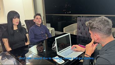 Image Les pago en la entrevista para terminar follando los 3