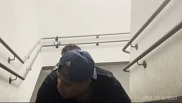 Image SEXO EM P&Uacute_BLICO. MACHOS FODEM ARDENTEMENTE NAS ESCADAS DE EMERG&Ecirc_NCIA (TEASER)