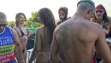 Image festinha na mans&atilde_o com amigos acaba virando suruba generalizada em pleno ceu aberto (COMPLETO NO RED)