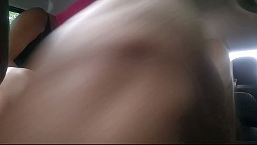 Image Priscila de 18 anos deu no carro e saiu com a xota gozada