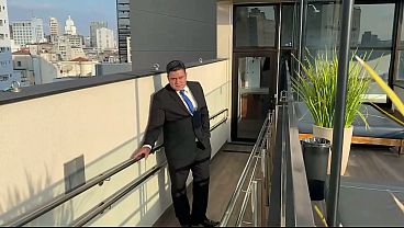 Image YURI GA&Uacute_CHO - FODENDO O PUTO DO APLICATIVO DE PEGA&Ccedil_&Atilde_O - SEXO GAY NA ESCADA DE INC&Ecirc_NDIO - URSO DOTADO FODENDO NERD JOGADOR DE LOL