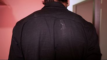 Image Repartidor tiene una gran verga, le pago el mandado con sexo