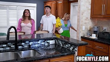 Image Marks Her Territory Selina Bentz, Harlow Wilde, Ethan Seeks