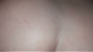 Image Mi vecino No puede resistir mi peque&ntilde_o co&ntilde_o apretado y se corre dentro en un minuto, mientras mi esposo esta en el trabajo