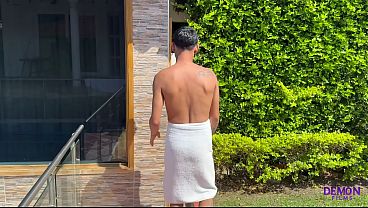 Image Linda joven de 18 a&ntilde_os hace anal por primera vez en el caliente sauna con un desconocido