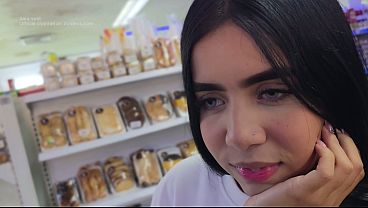 Image La chica que conoc&iacute_ en la estaci&oacute_n de servicio de gasolina la invite a comer y despu&eacute_s a los d&iacute_as vino a mi casa