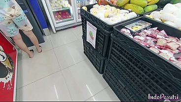 Image Bokep Indo terbaru - Ngentot Cindo cantik modal jajan di AlfaMaret