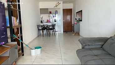 Image Essa empregada ficou pelada, n&atilde_o consegui me segurar com esse rab&atilde_o