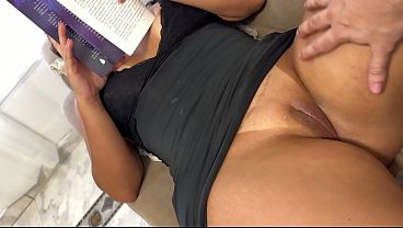 Image Madrastra Culona Me Confiesa Que Le Gusta El Sexo Anal y Me Deja Ser El Primero En Follarle Ese Culo Voluptuoso