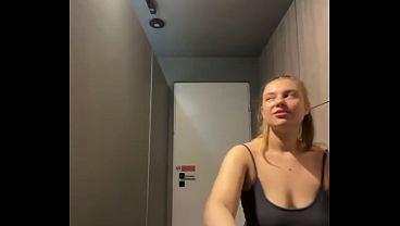 Image Crazy squirting with jucielussie in public gym