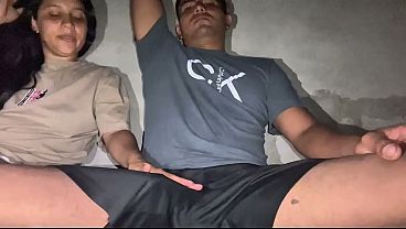 Image Una colegiala le practica sexo oral y le traga la leche a su vecino cuando no hay nadie en casa. (Garganta profunda)