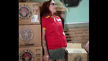 Image Una empleada de tienda coge con su jefe a cambio de un permiso