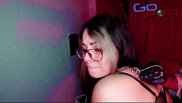 Image Foda ex&oacute_tica no quarto vermelho, o cuzinho dela se abriu de tanto prazer
