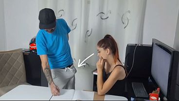 Image Secret&aacute_ria exitada recebeu entregador!