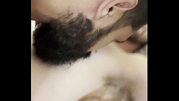 Image Moreno Peludo vs Branco Peludo