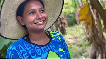 Image campesina inocente es follada a cambio de unas gallinas 12 min1080p