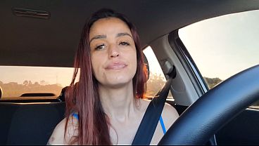 Image Safada de APP pega passageiro pervertido se masturbando por tr&aacute_s e o ajuda a se masturbar e fode com ele no banco de tr&aacute_s!