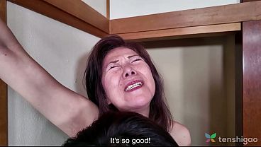 Image Mature Japanese woman Jun Shiramine had sex with her boyfriend.