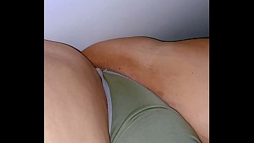 Image madrastra e hijastro pervertido la comparten cama mientras pap&aacute_ no est&aacute_ en casa