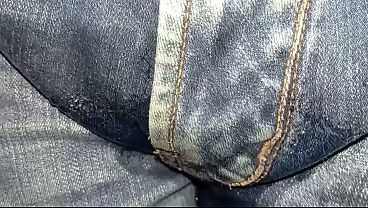 Image Pantal&oacute_n orinado solo mojando mi pantal&oacute_n seco