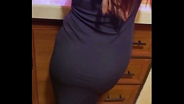 Image Mi hermanastro me folla en la cocina y casi nos descubren por andar de calentones, la verdad si deseaba mucho su polla en mi vagina de paso tenia mini vestido