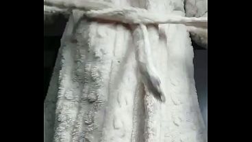 Image Oma neukt kut met dildo