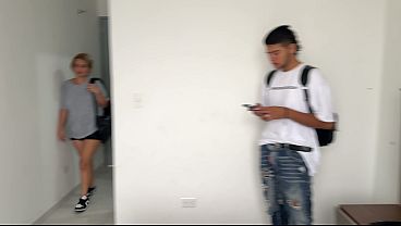 Image &iquest_Qu&eacute_ puede pasar si una madrastra comparte una habitacion de hotel con su hijastro?