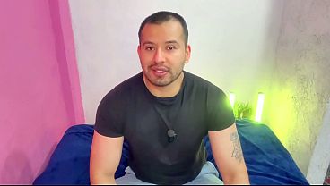 Image Hombre casado tiene un amante joven twink al que pre&ntilde_a a escondidas de su esposa! Relato sexual