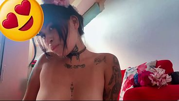 Image Se&ntilde_orita culona baila en el cuarto de su hermana